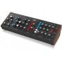 BEHRINGER MODEL D - аналоговый монофонический синтезатор